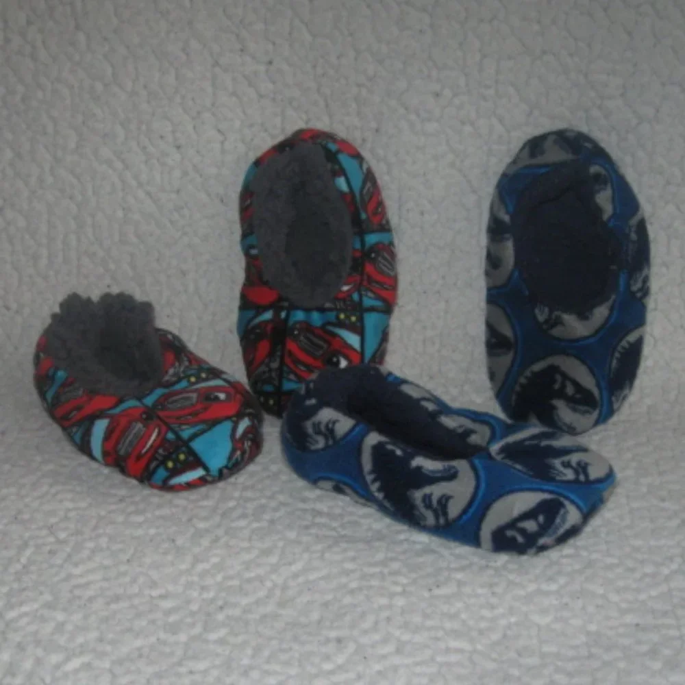 5/$30 Boys Viacom Slip On Fuzzy Slippers